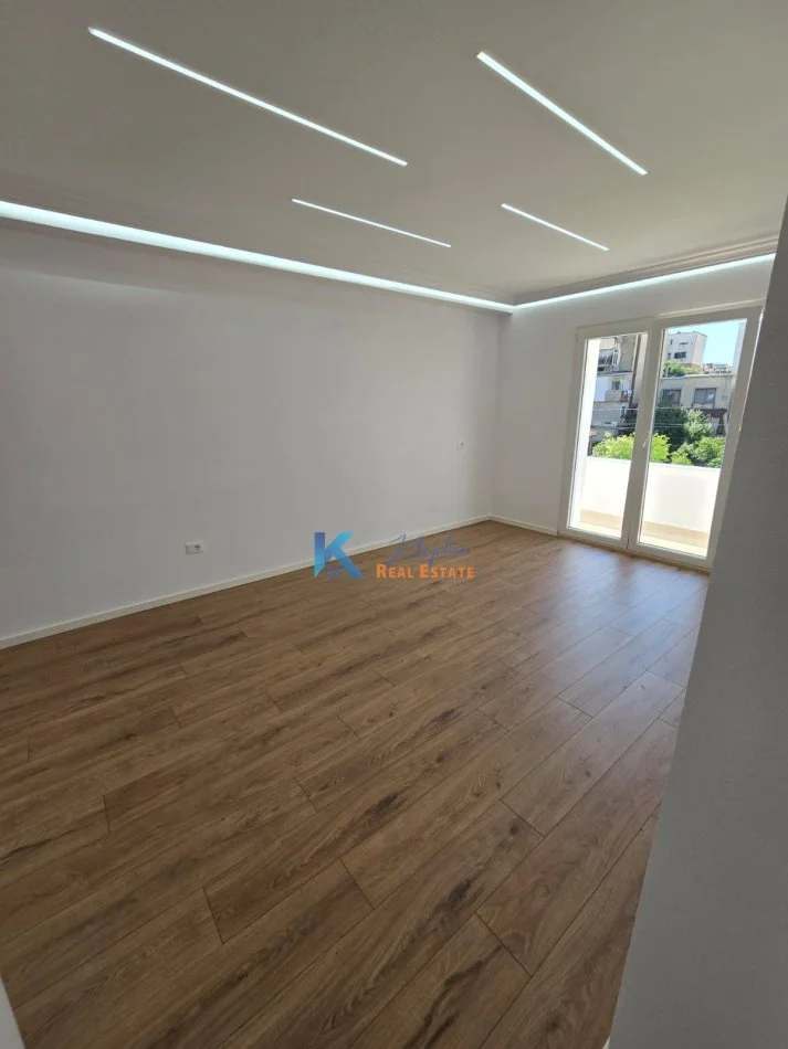 Tirane, shitet apartament 2+1 Kati 3, 73 m² 160.000 € (Rruga e Elbasanit, afer Ambasades Amerikane)