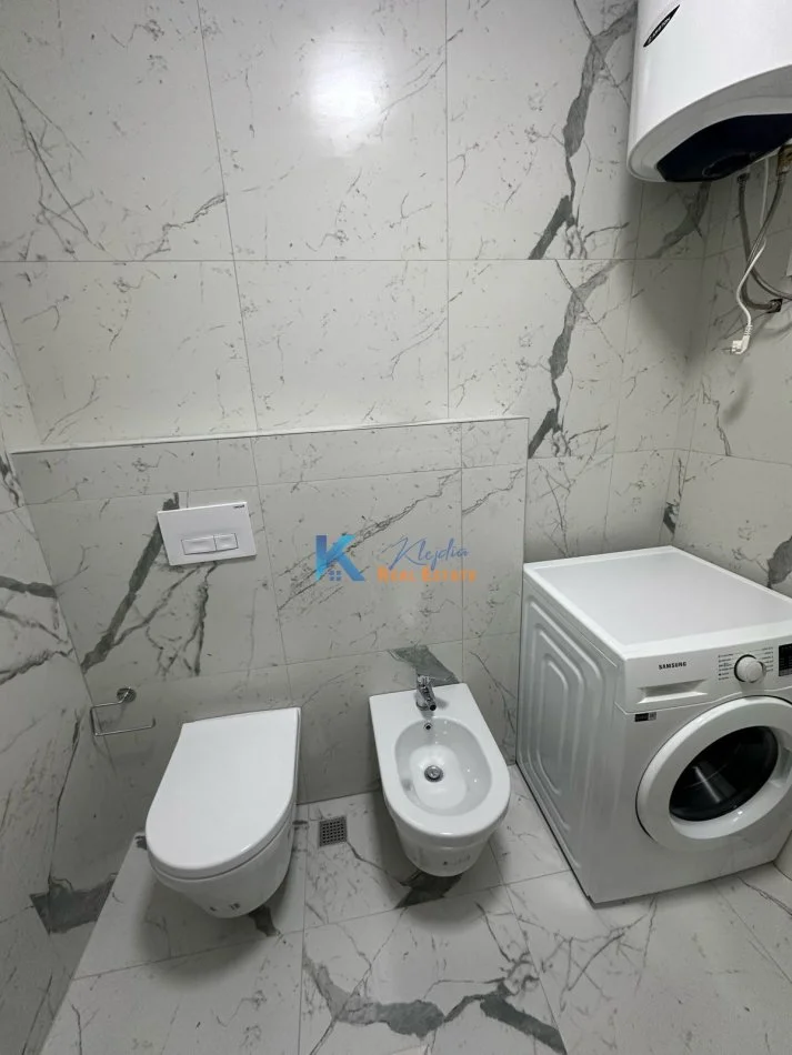 Tirane, jepet me qera apartament 1+1 Kati 2, 65 m² 500 € (Rruga e Dibres, afer Shkolles se Bashkuar)