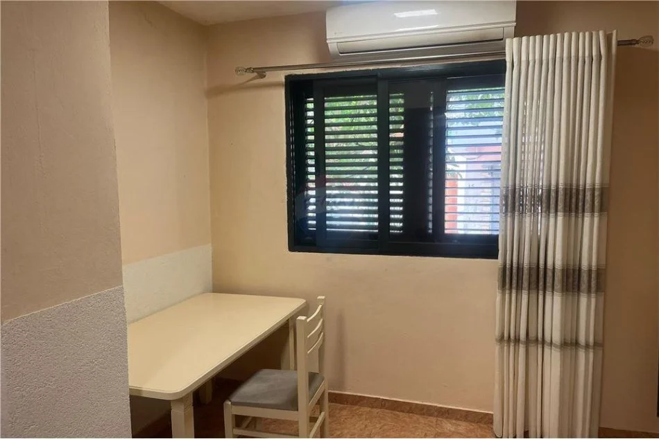 Tirane, jepet me qera apartament 1+1 Kati 1, 60 m² 400 € (Rruga e Dibrës - Medreseja)