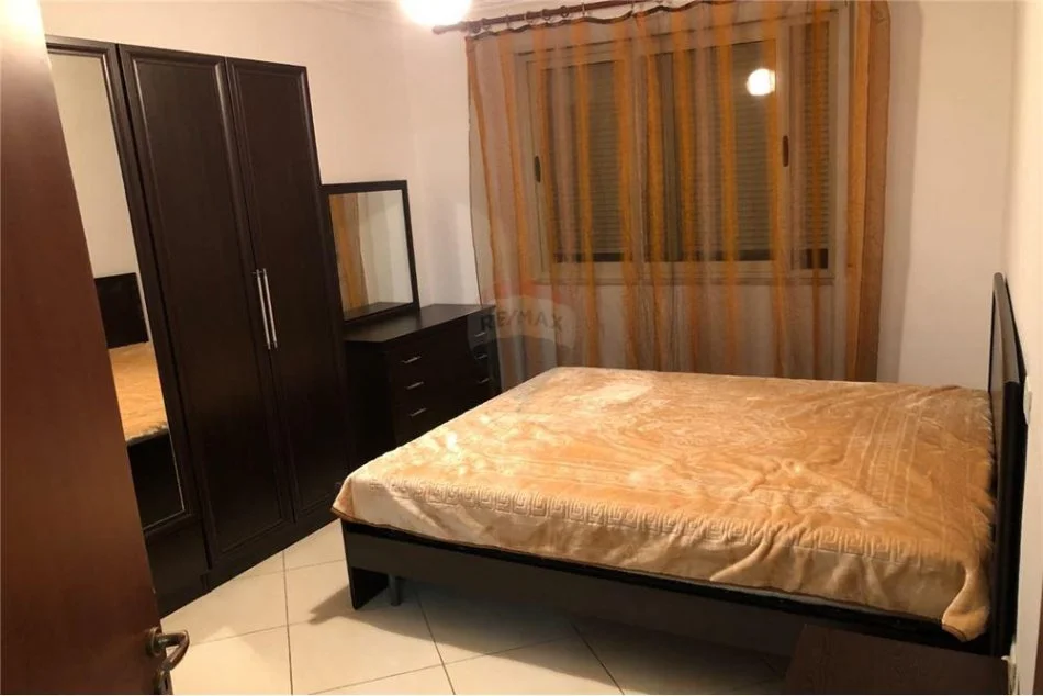 Tirane, jepet me qera apartament 2+1 Kati 2, 80 m² 400 € (besim alla - Yzberisht - Pallatet Cabej)