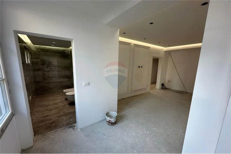 Tirane, shitet apartament 3+1 Kati 1, 139 m² 230.000 € (Rruga Petro Nini Luarasi - Shkolla Baletit)