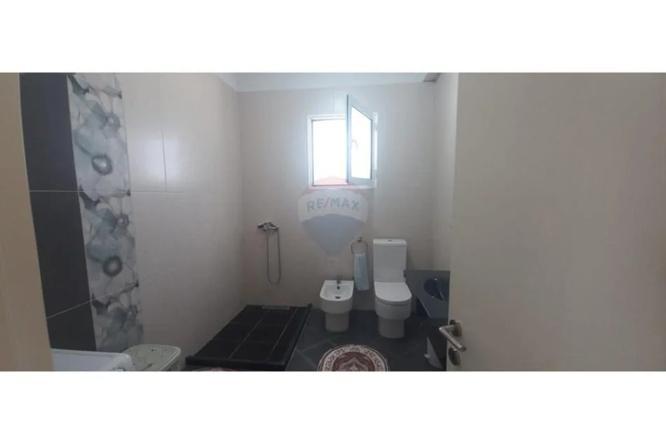 Tirane, jepet me qera apartament 2+1 Kati 3, 140 m² 500 € (3 Vellezrit Kondi - Qyteti Studenti - Vilat Amerikane)