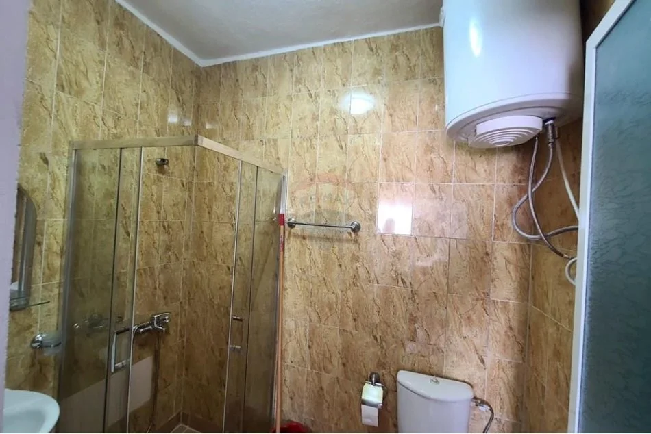 Tirane, jepet me qera apartament 2+1 , 75 m² 480 € (Don Bosko)