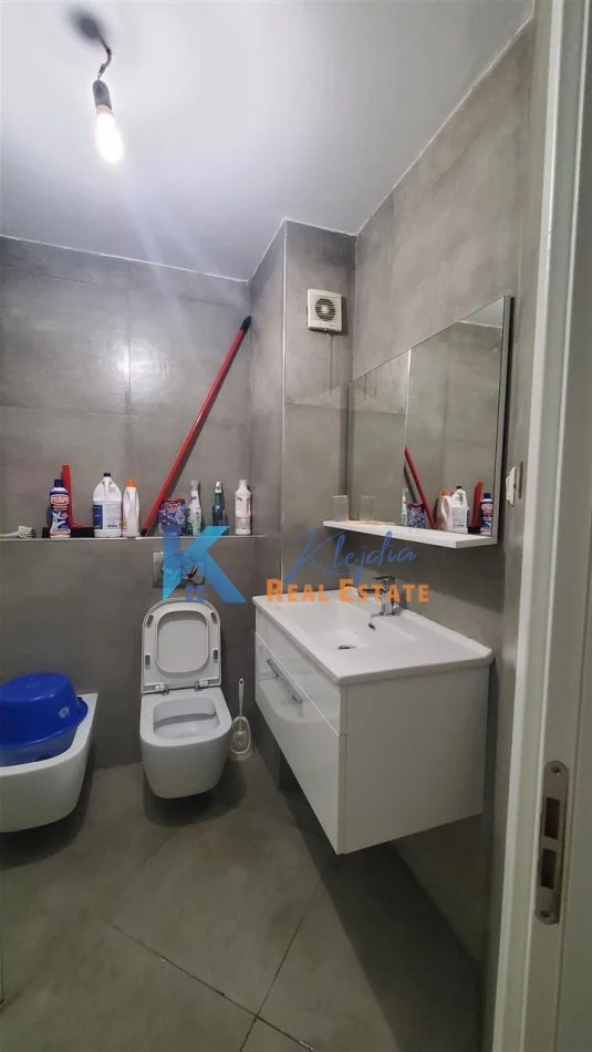 Tirane, jap me qera apartament 1+1+Ballkon Kati 1, 85 m² 550 € (Riza Cerova)