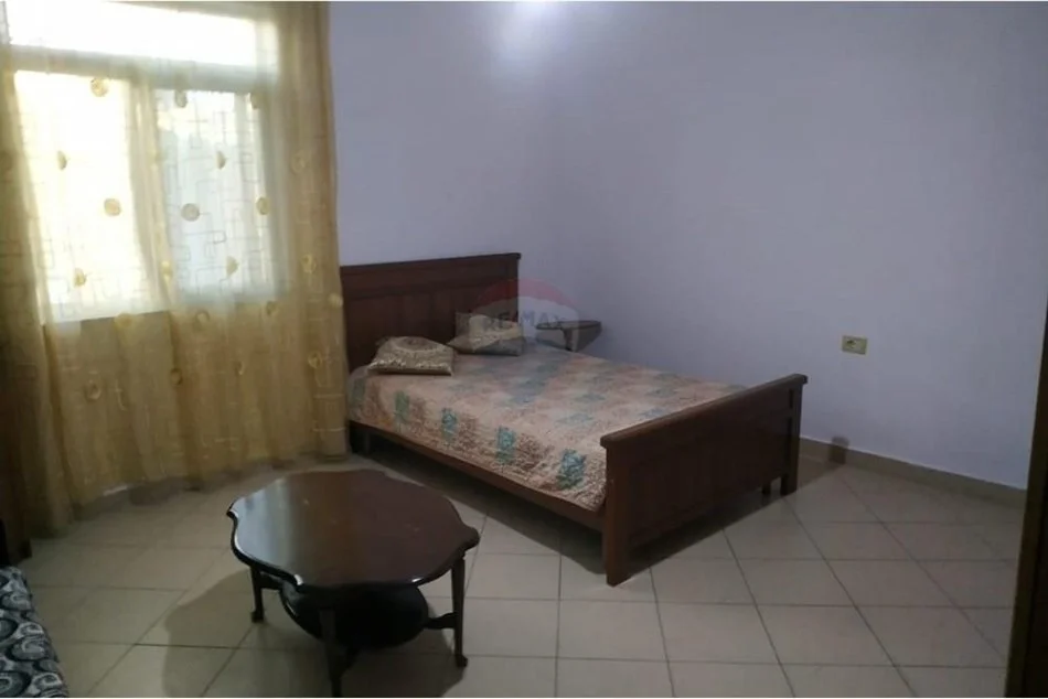 Tirane, jepet me qera apartament 2+1 Kati 2, 65 m² 400 € (Shkolla e Bashkuar)