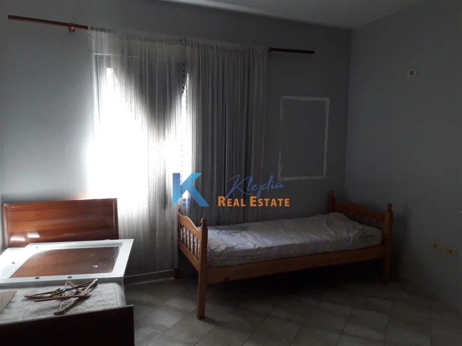 Tirane, jap me qera apartament 2+1+Ballkon Kati 4, 123 m² (2+1+2 per qira ne Yzberish, afer pallateve Dilo)
