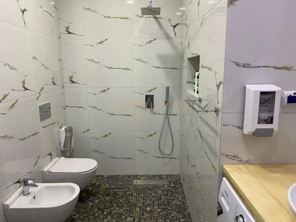 𝐓𝐢𝐫𝐚𝐧𝐞, 𝐬𝐡𝐢𝐭𝐞𝐭 𝐚𝐩𝐚𝐫𝐭𝐚𝐦𝐞𝐧𝐭 𝟑+𝟏 𝐊𝐚𝐭𝐢 𝟐, 𝟏𝟏𝟎 𝐦² 𝟏𝟒𝟎.𝟎𝟎𝟎 € (𝐅𝐫𝐞𝐬𝐤𝐮)