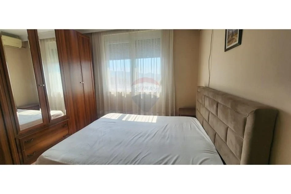 Tirane, jepet me qera apartament 1+1 Kati 9, 73 m² 600 € (Bllok)
