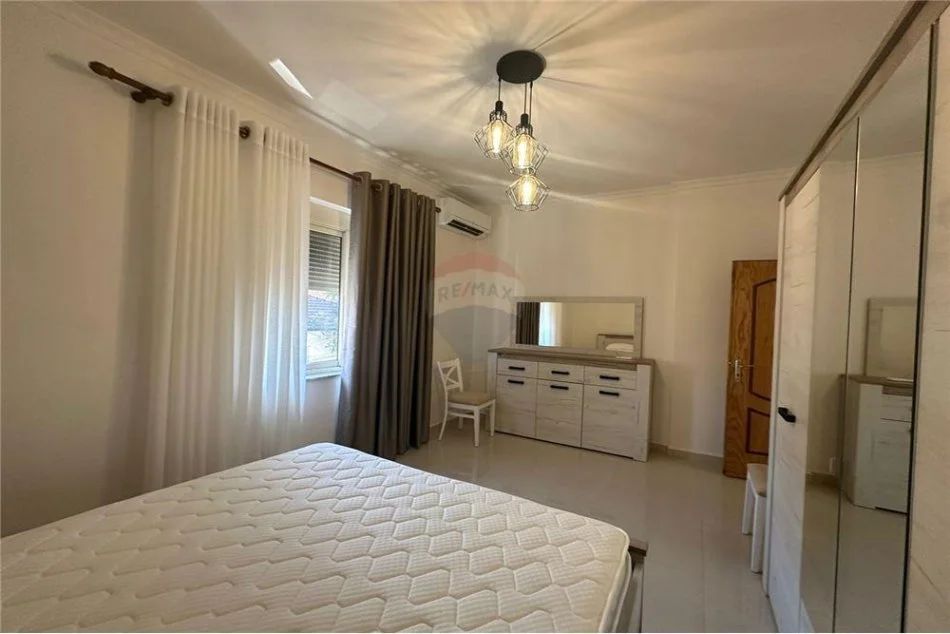 Tirane, jepet me qera apartament 2+1 Kati 3, 71 m² 700 € (Rruga e Durrësit)