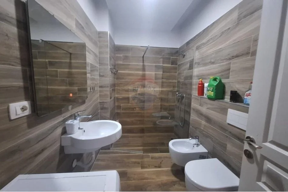 Tirane, jepet me qera apartament 2+1 Kati 4, 95 m² 800 € (Don Bosko - Jordan Misja)