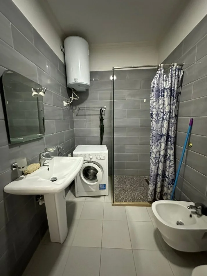 Tirane, jepet me qera apartament 2+1 Kati 4, 90 m² 800 € (kika 2, komuna e parisit)