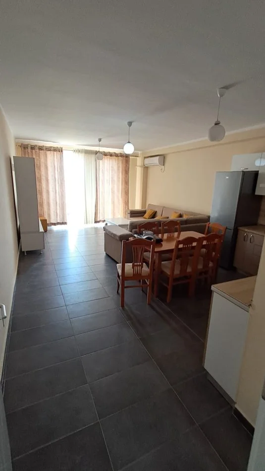 Tirane, jepet me qera apartament 2+1 Kati 4, 87 m² 350 € (shkoze)