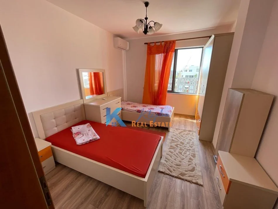 Tirane, jepet me qera apartament 2+1 , 120 m² (Zog te Zi, afer Ring Center)