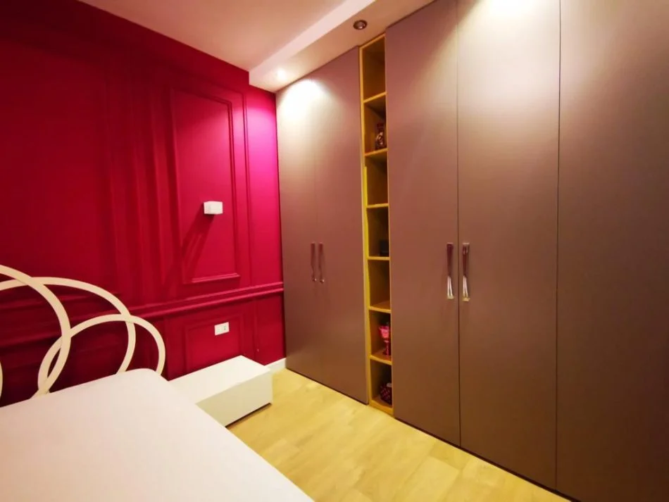 Tirane, shitet apartament 1+1+Ballkon Kati 2, 75 m² 230.000 € (Rr. Kavajes)