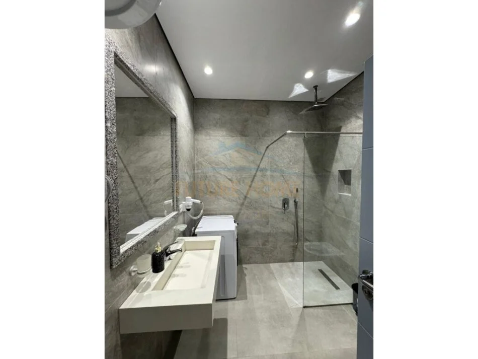 Vlore, shitet apartament 1+1 Kati 2, 48 m² 72.000 € (Orikum)