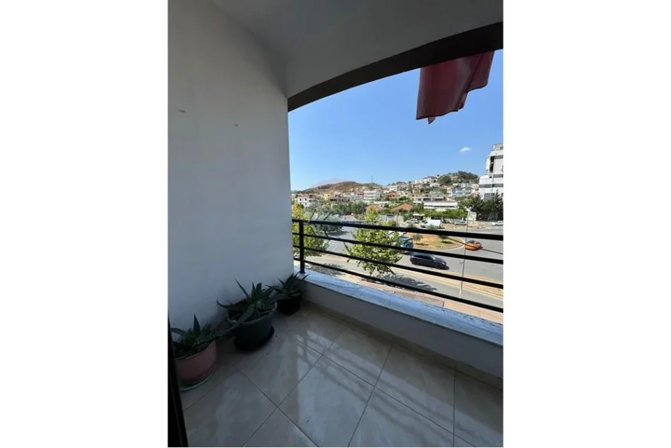 Tirane, shitet apartament 2+1 Kati 2, 100 m² 127.000 € (Astir)