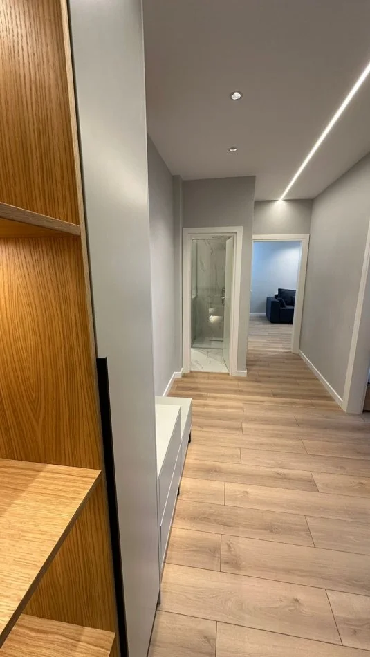 Tirane, shitet apartament 2+1+Aneks+Ballkon Kati 5, 87 m² 142.000 € (laprak)