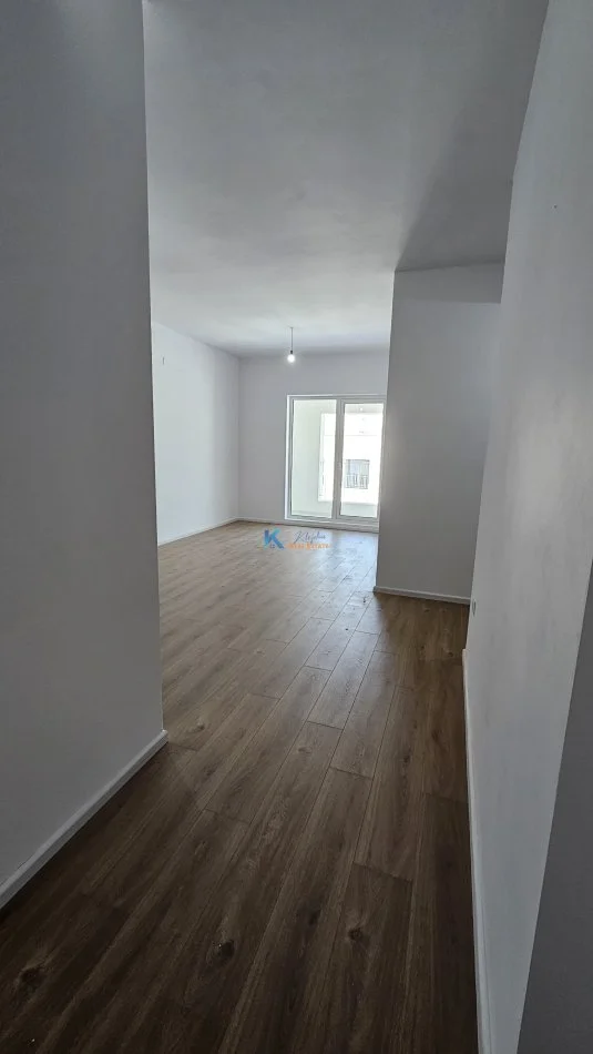 Tirane, jepet me qera apartament 1+1 Kati 7, 60 m² (Ali Dem, te kompleksi Kaimi)