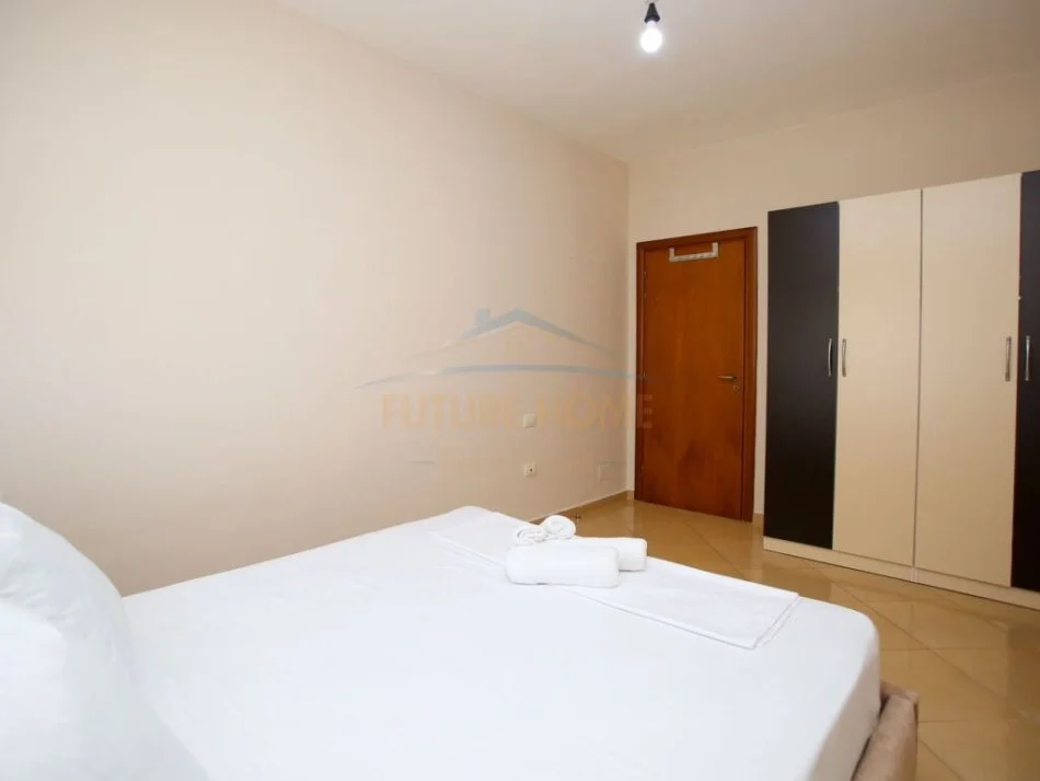 Vlore, jepet me qera apartament 1+1 Kati 6, 60 m² 300 € (Te Klinika Bakaj, Cole) RV44313