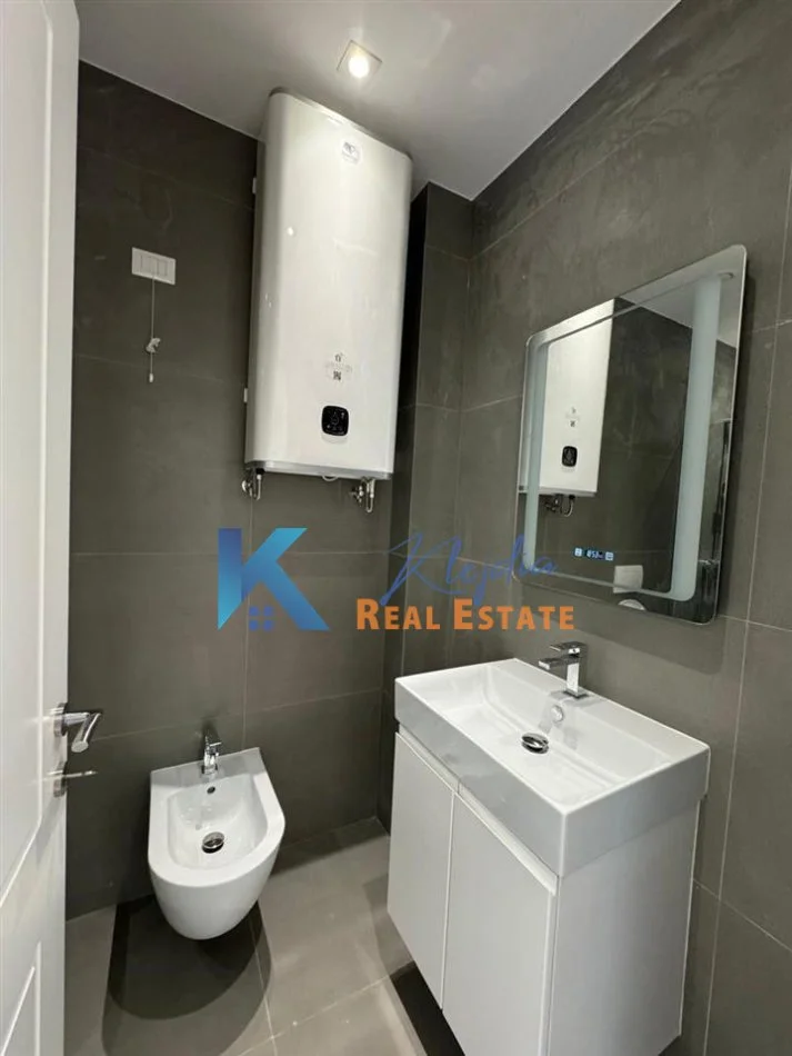 Tirane, jap me qera apartament 2+1+Ballkon Kati 5, 120 m² 1.500 € (Liqeni, Rezidenca Lake View)