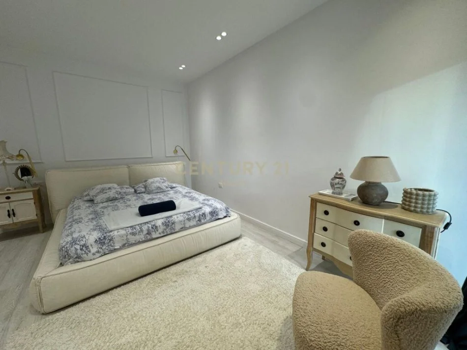 𝐓𝐢𝐫𝐚𝐧𝐞, 𝐣𝐞𝐩𝐞𝐭 𝐦𝐞 𝐪𝐞𝐫𝐚 𝐚𝐩𝐚𝐫𝐭𝐚𝐦𝐞𝐧𝐭 𝟐+𝟏 𝐊𝐚𝐭𝐢 𝟔, 𝟏𝟕𝟗 𝐦² 𝟏.𝟑𝟎𝟎 € (𝐑𝐚𝐝𝐢𝐬𝐨𝐧 𝐇𝐨𝐭𝐞𝐥, 𝐋𝐢𝐪𝐞𝐧𝐢 𝐢 𝐓𝐡𝐚𝐭ë)