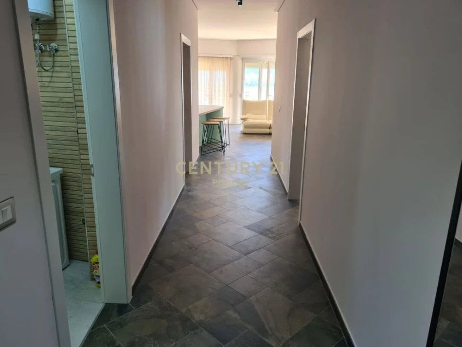 𝐕𝐥𝐨𝐫𝐞, 𝐣𝐞𝐩𝐞𝐭 𝐦𝐞 𝐪𝐞𝐫𝐚 𝐚𝐩𝐚𝐫𝐭𝐚𝐦𝐞𝐧𝐭 𝟐+𝟏 𝐊𝐚𝐭𝐢 𝟕, 𝟏𝟐𝟎 𝐦² 𝟏.𝟏𝟎𝟎 € (𝐋𝐮𝐧𝐠𝐨𝐦𝐚𝐫𝐞)