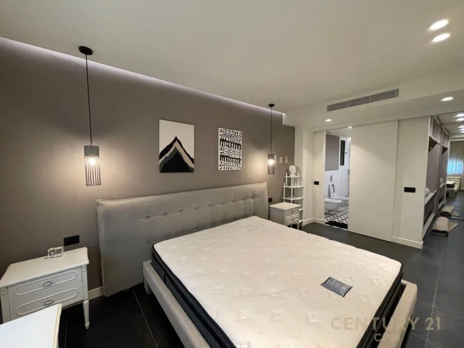 𝐓𝐢𝐫𝐚𝐧𝐞, 𝐣𝐞𝐩𝐞𝐭 𝐦𝐞 𝐪𝐞𝐫𝐚 𝐚𝐩𝐚𝐫𝐭𝐚𝐦𝐞𝐧𝐭 𝟐+𝟏 𝐊𝐚𝐭𝐢 𝟏, 𝟗𝟖 𝐦² 𝟖𝟎𝟎 € (𝐓𝐎𝐖𝐄 𝐁𝐑𝐈𝐃𝐆𝐄 𝟑, 𝐒𝐩𝐢𝐭𝐚𝐥𝐢 𝐐𝐒𝐔𝐓 (𝐍ë𝐧ë 𝐓𝐞𝐫𝐞𝐳𝐚))