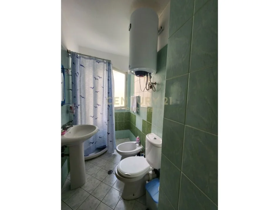 𝐓𝐢𝐫𝐚𝐧𝐞, 𝐬𝐡𝐢𝐭𝐞𝐭 𝐚𝐩𝐚𝐫𝐭𝐚𝐦𝐞𝐧𝐭 𝟐+𝟏 𝐊𝐚𝐭𝐢 𝟑, 𝟗𝟒 𝐦² 𝟏𝟎𝟓.𝟎𝟎𝟎 € (𝐅𝐫𝐞𝐬𝐤𝐮)