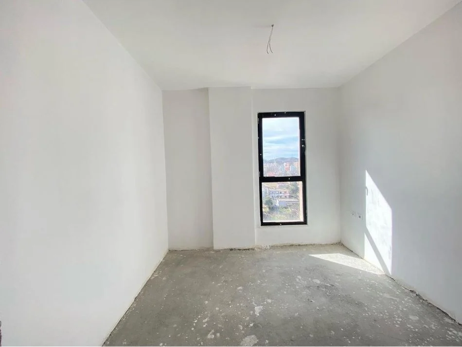 Tirane, shitet apartament 3+1+Ballkon Kati 1, 118 m² 155.000 € (29 nentori)