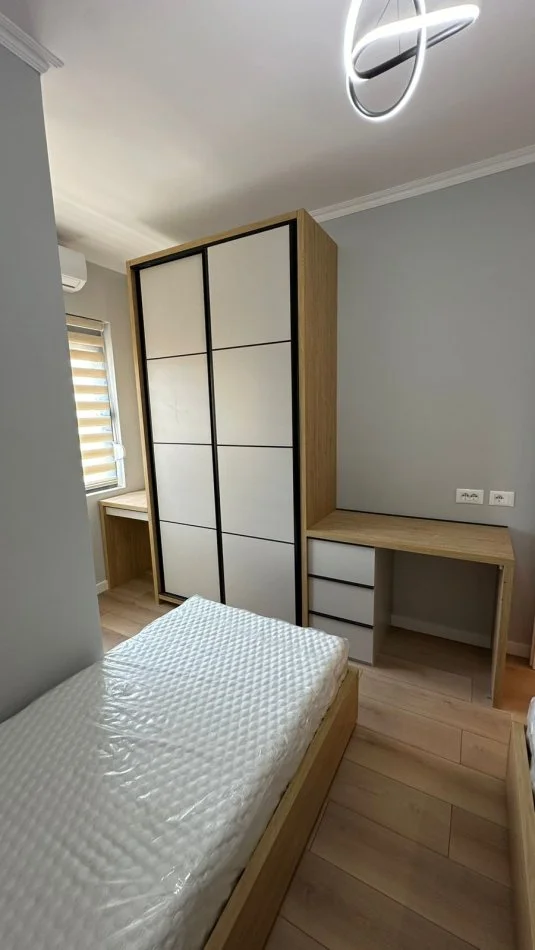 Tirane, shes apartament 2+1+Aneks+Ballkon Kati 5, 87 m² 142.000 € 