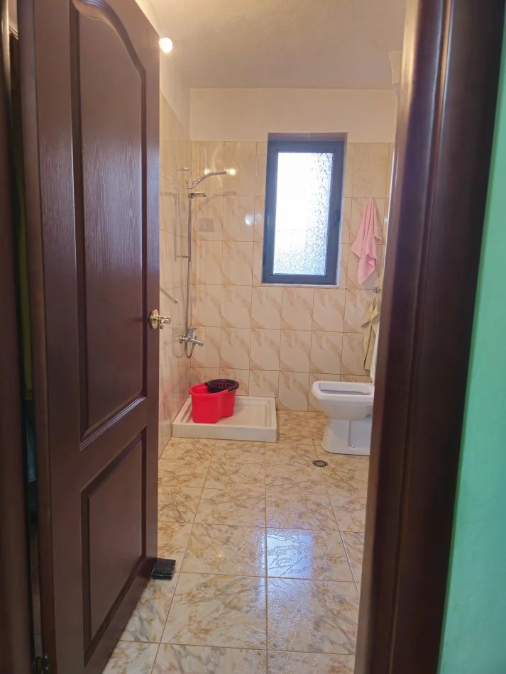 Tirane, shitet apartament 2+1 Kati 1, 75 m² 77.000 € 