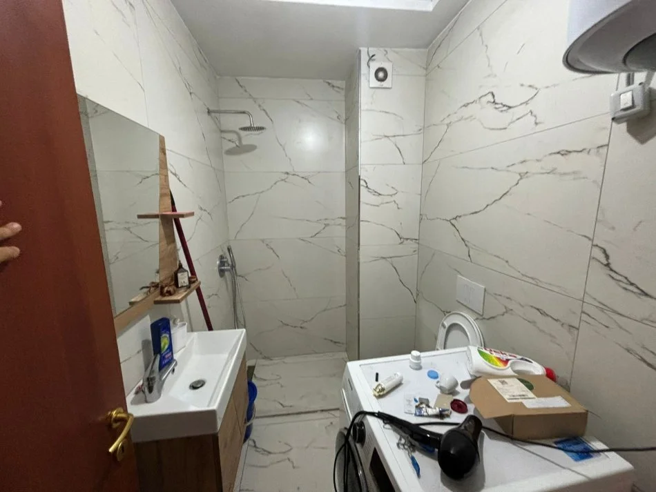 Tirane, jepet me qera apartament 1+1+Ballkon Kati 4, 100 m² 650 € (dritan hoxha)