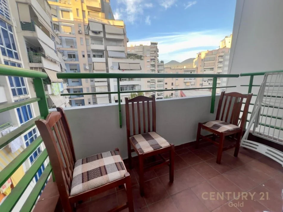Tirane, jepet me qera apartament 1+1+Ballkon Kati 6, 550 € (Rruga e Dibres)