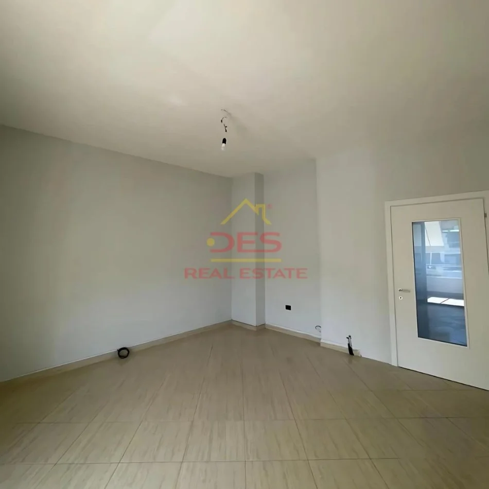 JEPET ME QIRA APARTAMENT 3+1, KOPSHTI ZOOLOGJIK, TIRANË