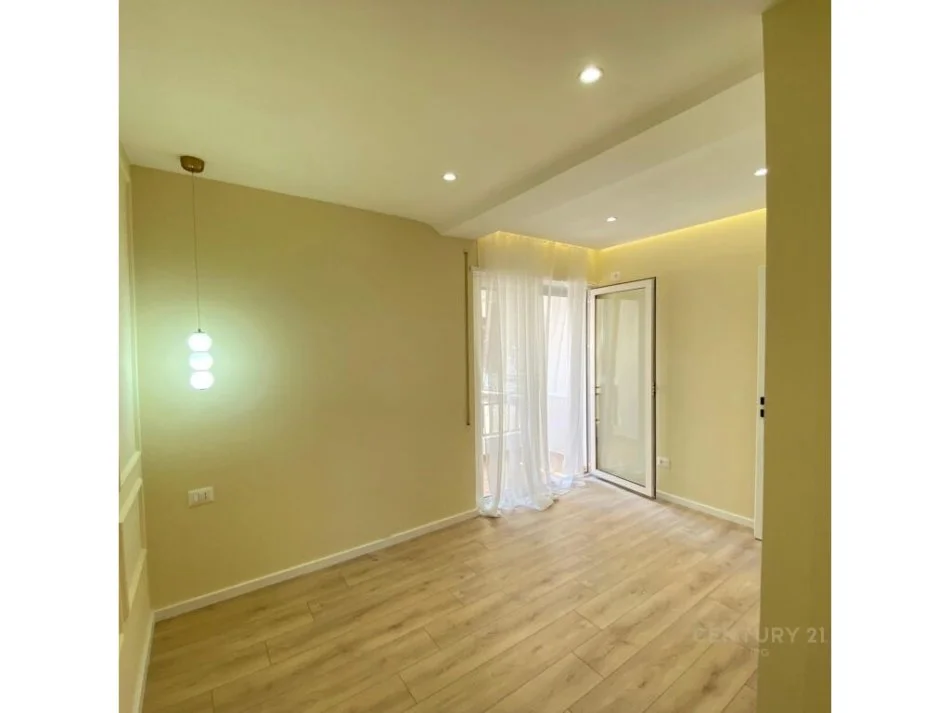 Tirane, shitet apartament 1+1+Ballkon Kati 2, 55 m² 120.000 € (Rruga Frang Bardhi)