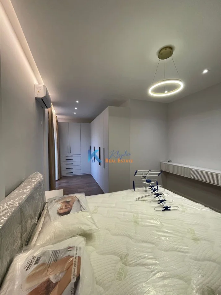 Tirane, jap me qera apartament 2+1+Ballkon Kati 5, 98 m² 650 € (Liqeni i Thate)