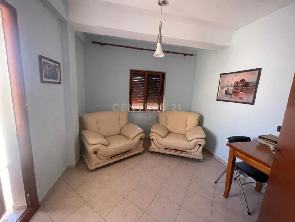 Tirane, shitet apartament 1+1 Kati 1, 51 m² (Shkolla e Bashkuar, Shkolla e Bashkuar)