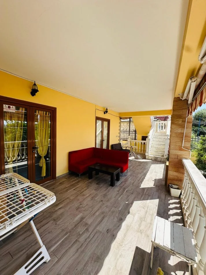 Vlore, jepet me qera shtepi 2+1 Kati 1, 70 m² 250 € (7 Pallatet) RV46464