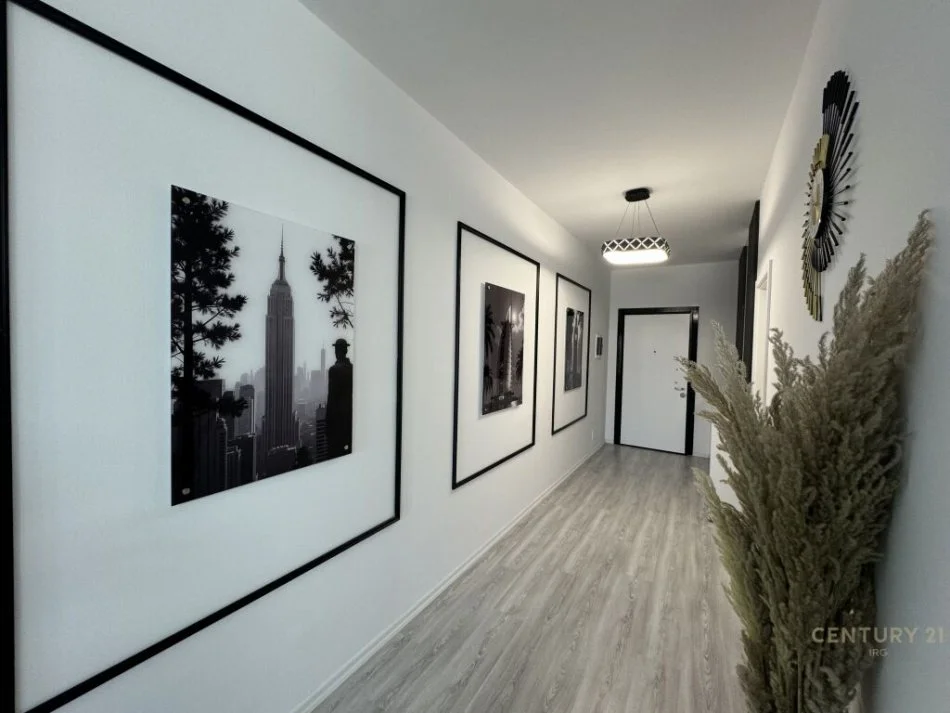 Tirane, jepet me qera apartament 3+1 , 1.200 €