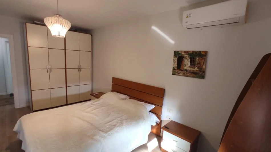 Tirane, jepet me qera apartament 1+1+Ballkon Kati 6, 80 m² 750 € (Rruga e Elbasanit)
