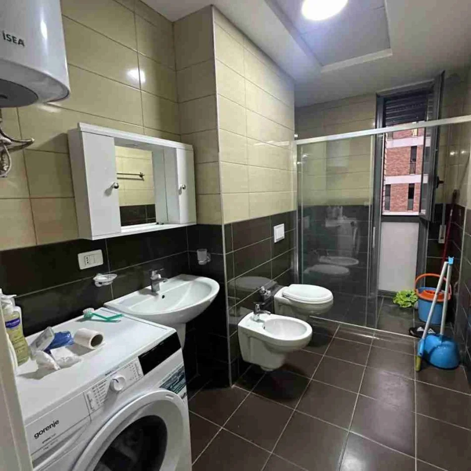 Tirane, jepet me qera apartament 2+1+Ballkon Kati 5, 105 m² 750 € (DON BOSKO)