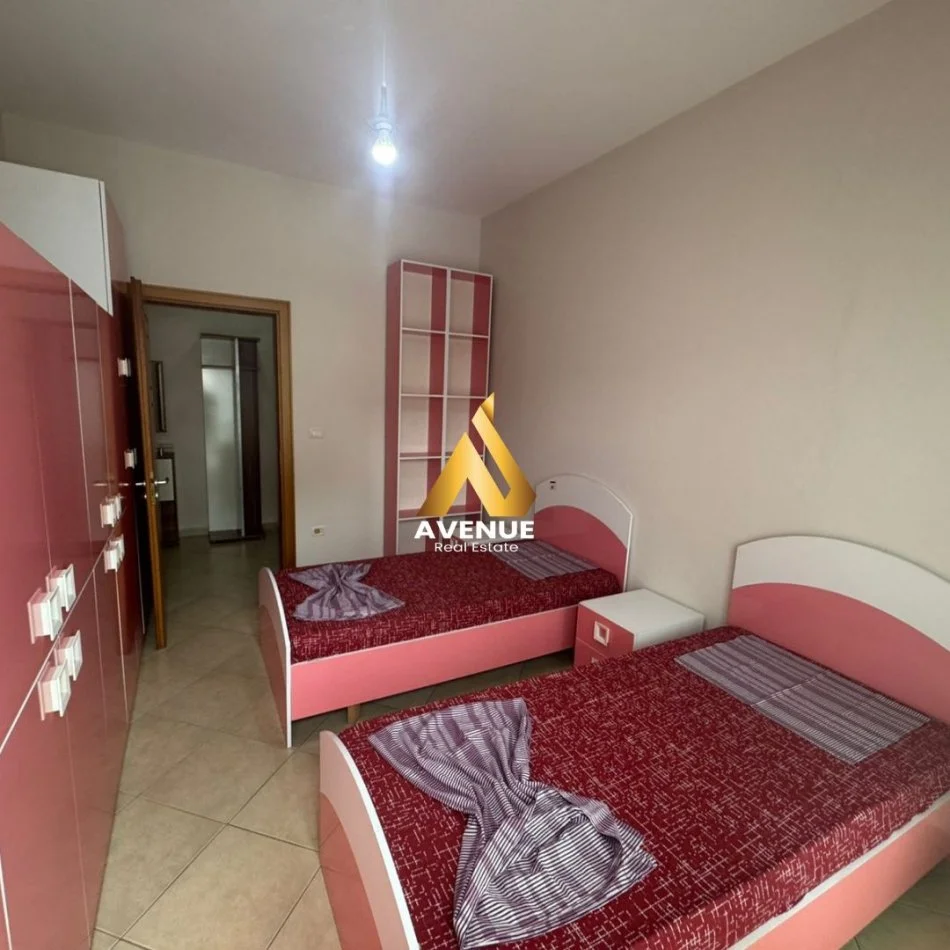 Tirane, jepet me qera apartament 2+1+Ballkon Kati 6, 120 m² 800 € (KOPSHTI BOTANIK)