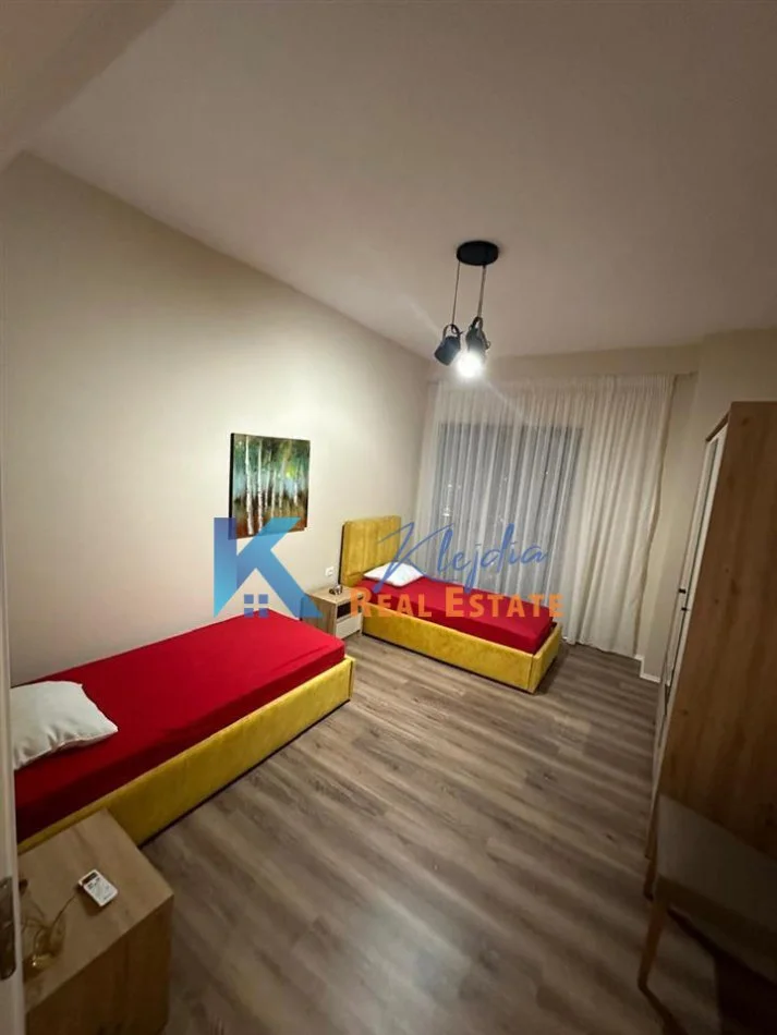 Tirane, jap me qera apartament 2+1+Ballkon Kati 8, 110 m² 70.000 leke (Pazari i Ri)