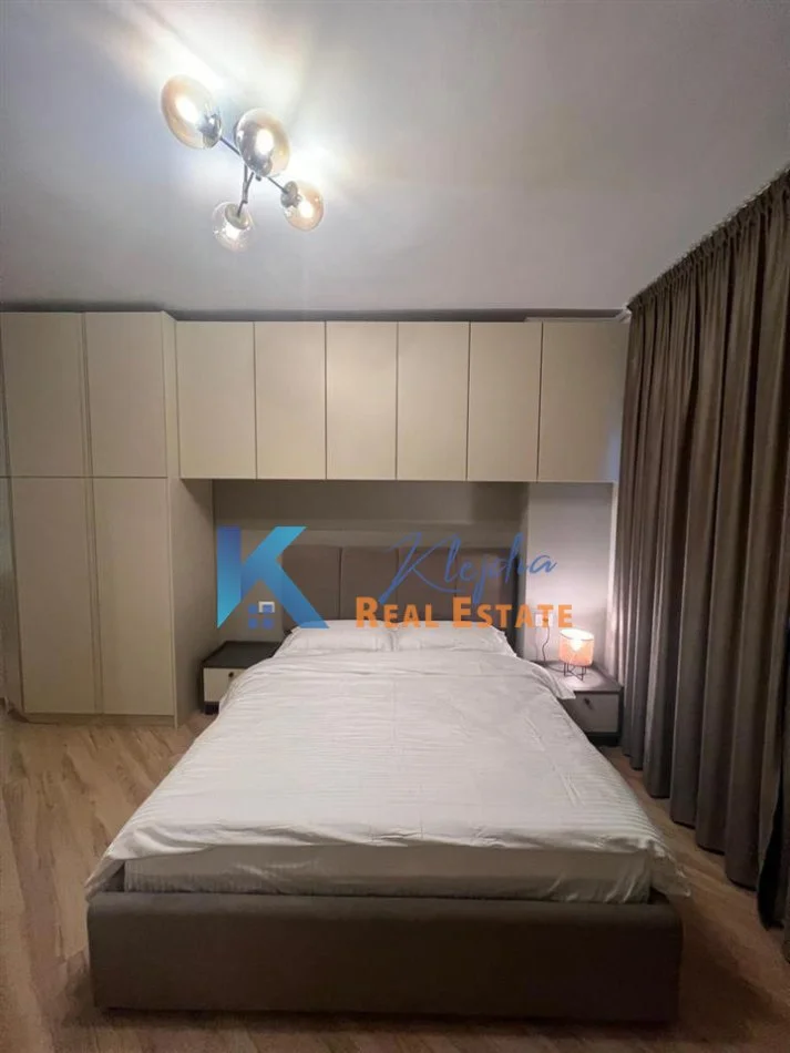 Tirane, jap me qera apartament 1+1+Ballkon Kati 5, 75 m² 750 € (afer Shkolles se Baletit)