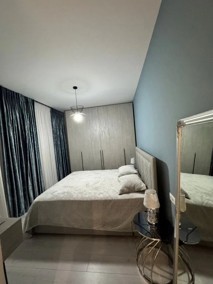 Tirane, jepet me qera apartament 2+1 , 120 m² 800 € (Trio Tower Residence, Don Bosko)