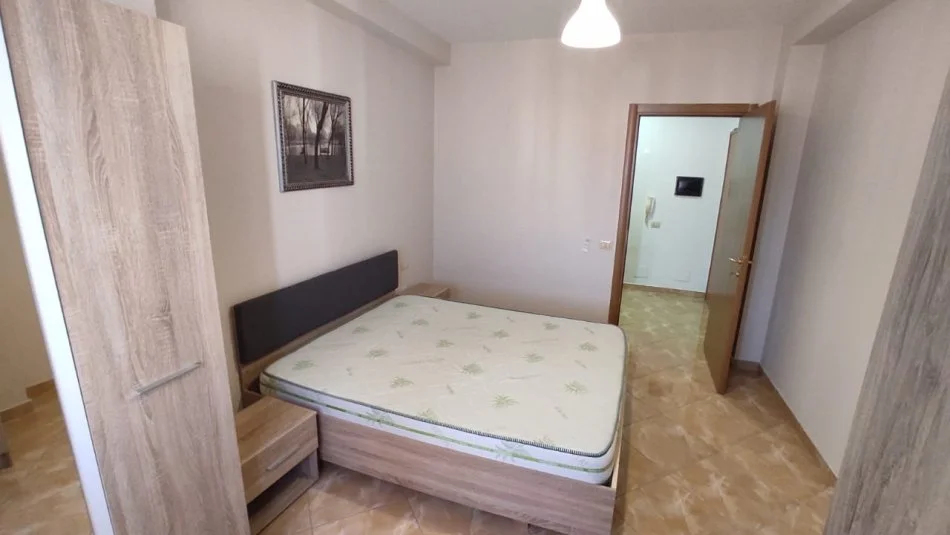 Tirane, jepet me qera apartament 1+1+Ballkon Kati 7, 70 m² 390 € (Shkolla e Baletit, prane Tregut Elektrik)