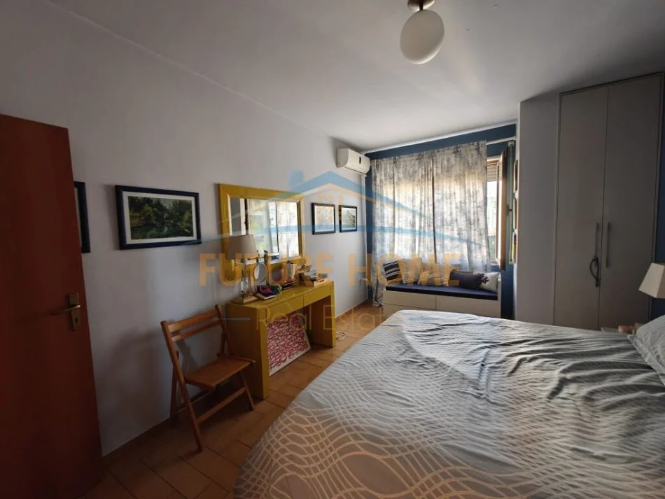 Tirane, jepet me qera apartament 2+1+Aneks+Ballkon Kati 5, 106 m² 1.000 € (rruga e kavajes)