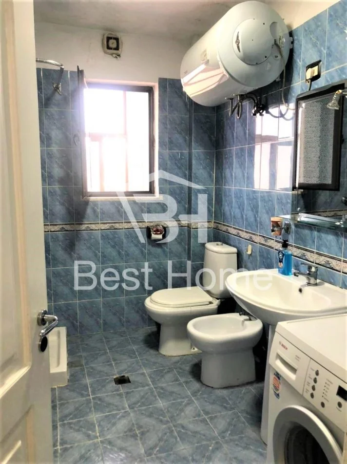 Tirane, jap me qera apartament 1+1 Kati 4, 55 m² 380 € (Tek Harry Fultz)