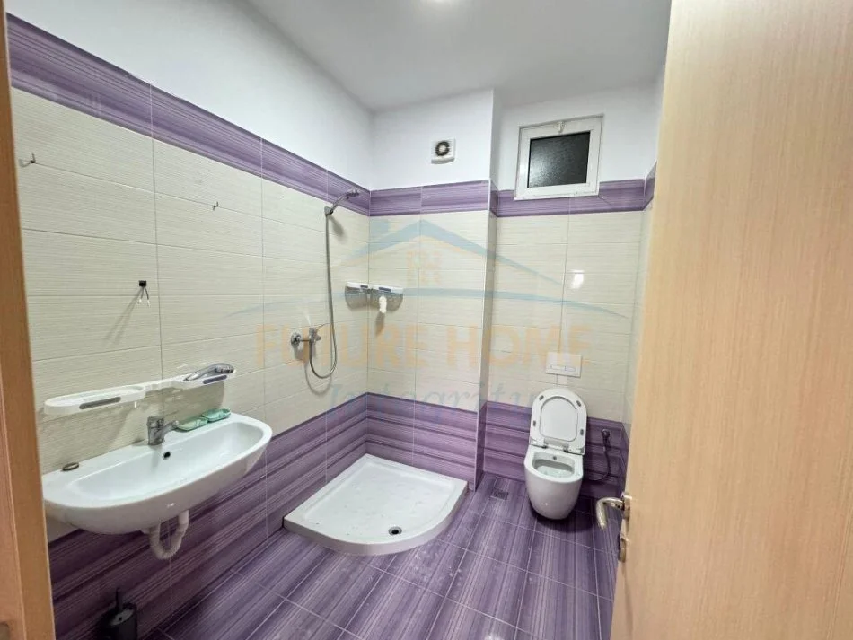Tirane, shitet apartament 2+1 Kati 1, 115 m² 168.000 € (Kinostudio)