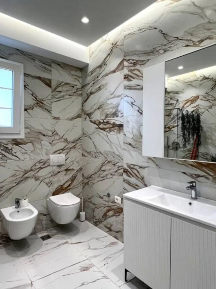 Tirane, jepet me qera apartament 2+1+Ballkon Kati 2, 95 m² 1.200 € (Rruga e Durresit)